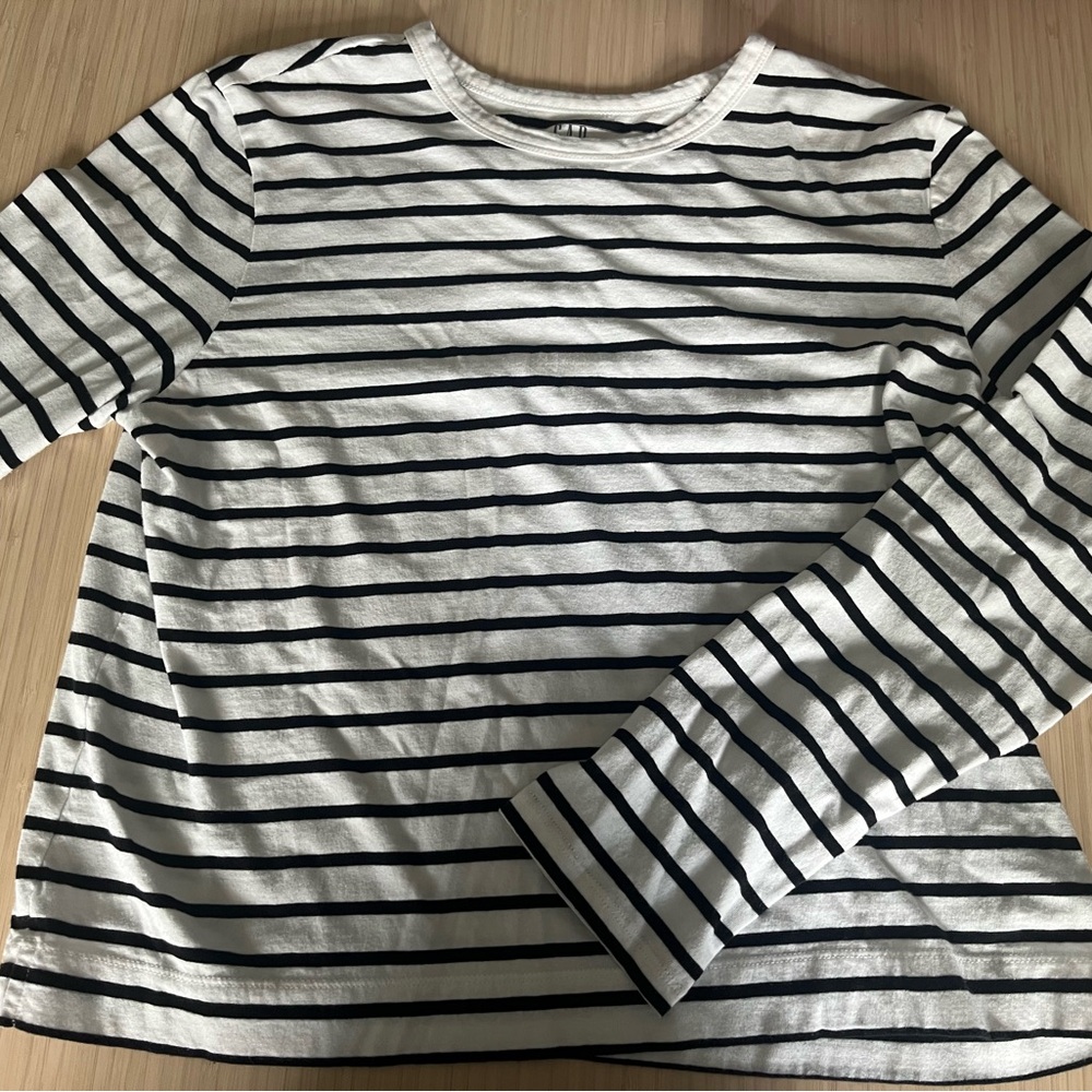 GAP Striped Black and White Long Sleeve